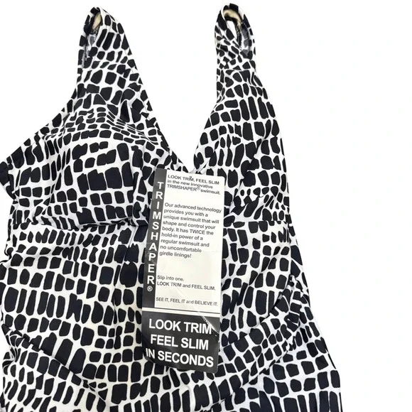 Trimshaper One-Piece Swimsuit 18W Black White Geometric New Tummy Control